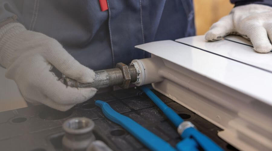 Expert burst pipe repair services in Warren, IL
